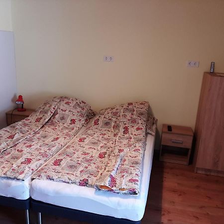 Gyopár Gyöngye Apartmanház Orosháza Exterior foto