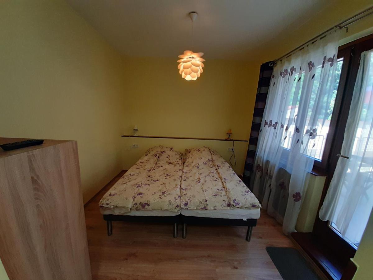 Gyopár Gyöngye Apartmanház Orosháza Exterior foto