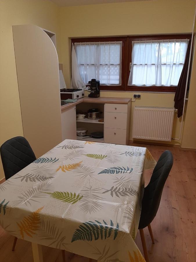 Gyopár Gyöngye Apartmanház Orosháza Exterior foto